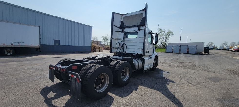 Day Cab Tractor-Heavy Duty Tractors-Volvo-2020-VNL64T300-Middlefield-OH-415,430\n\t\tmiles-$ 52,500 - Image 7