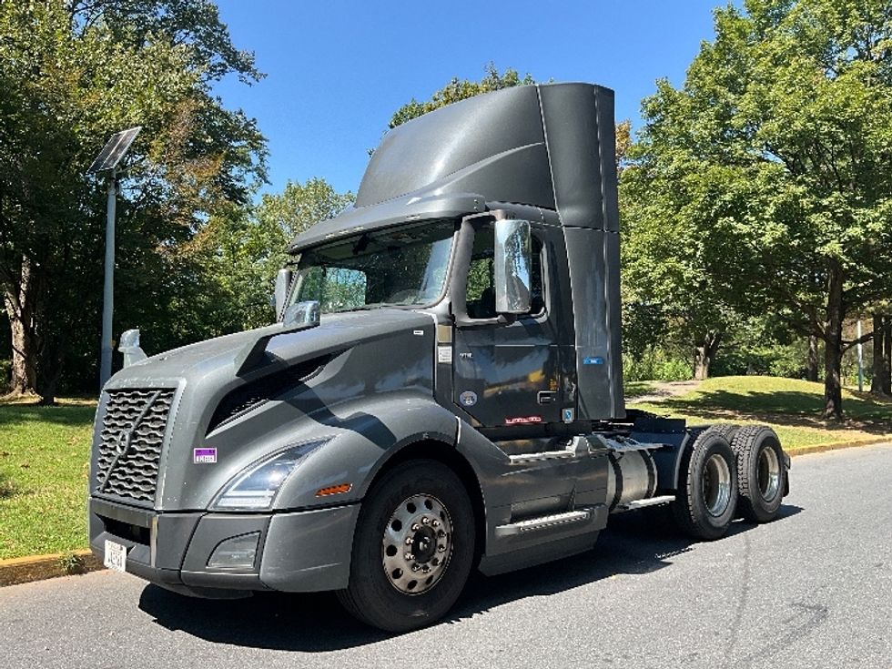 Day Cab Tractor-Heavy Duty Tractors-Volvo-2020-VNL64T300-Milwaukee-WI-471,840\n\t\tmiles-$ 45,500 - Image 3