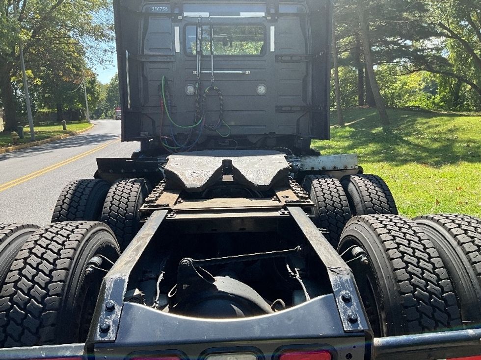 Day Cab Tractor-Heavy Duty Tractors-Volvo-2020-VNL64T300-Milwaukee-WI-471,840\n\t\tmiles-$ 45,500 - Image 6