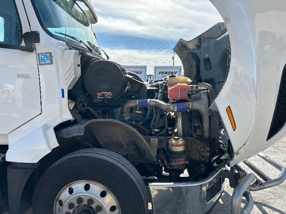 Day Cab Tractor-Heavy Duty Tractors-Volvo-2020-VNL64T300-Milwaukee-WI-712,903\n\t\tmiles-$ 28,750 - Image 15