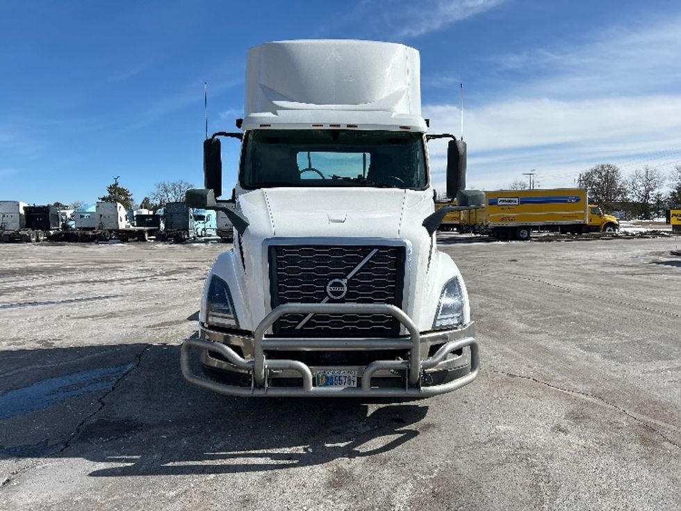 Day Cab Tractor-Heavy Duty Tractors-Volvo-2020-VNL64T300-Milwaukee-WI-712,903\n\t\tmiles-$ 28,750 - Image 2