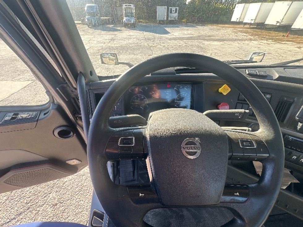 Day Cab Tractor-Heavy Duty Tractors-Volvo-2020-VNL64T300-Plant City-FL-450,956\n\t\tmiles-$ 46,500 - Image 11