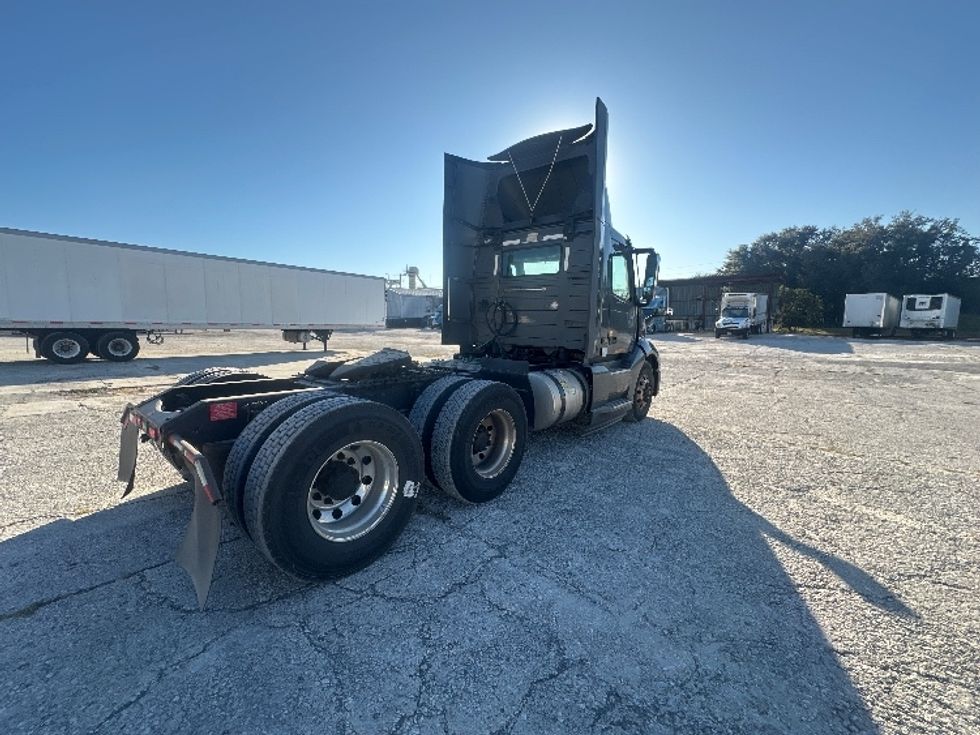 Day Cab Tractor-Heavy Duty Tractors-Volvo-2020-VNL64T300-Plant City-FL-450,956\n\t\tmiles-$ 46,500 - Image 7