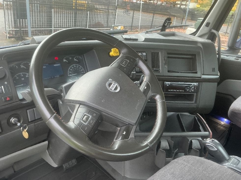 Day Cab Tractor-Heavy Duty Tractors-Volvo-2020-VNL64T300-Portland-OR-169,103\n\t\tmiles-$ 63,750 - Image 11
