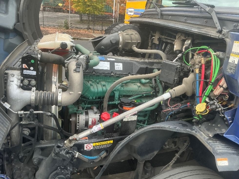 Day Cab Tractor-Heavy Duty Tractors-Volvo-2020-VNL64T300-Portland-OR-169,103\n\t\tmiles-$ 63,750 - Image 16