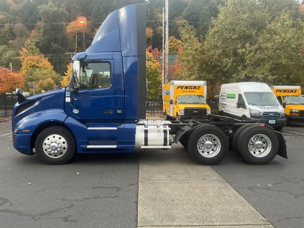 Day Cab Tractor-Heavy Duty Tractors-Volvo-2020-VNL64T300-Portland-OR-169,103\n\t\tmiles-$ 63,750 - Image 4
