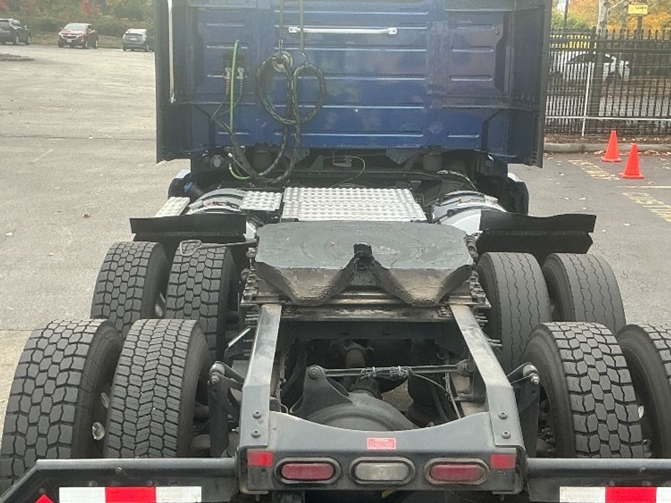 Day Cab Tractor-Heavy Duty Tractors-Volvo-2020-VNL64T300-Portland-OR-169,103\n\t\tmiles-$ 63,750 - Image 6