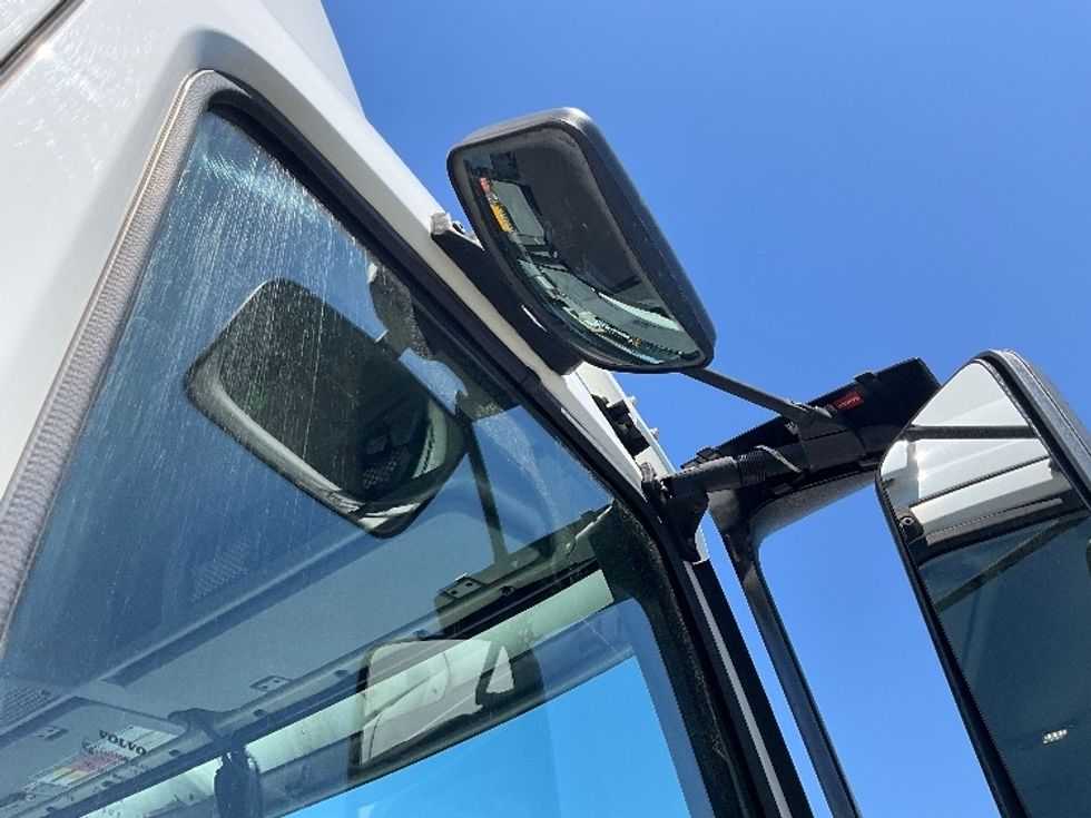 Day Cab Tractor-Heavy Duty Tractors-Volvo-2020-VNL64T300-Portland-OR-431,567\n\t\tmiles-$ 44,000 - Image 18