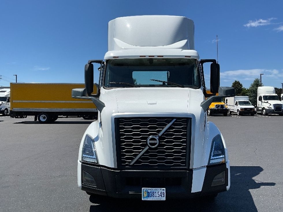 Day Cab Tractor-Heavy Duty Tractors-Volvo-2020-VNL64T300-Portland-OR-431,567\n\t\tmiles-$ 44,000 - Image 2