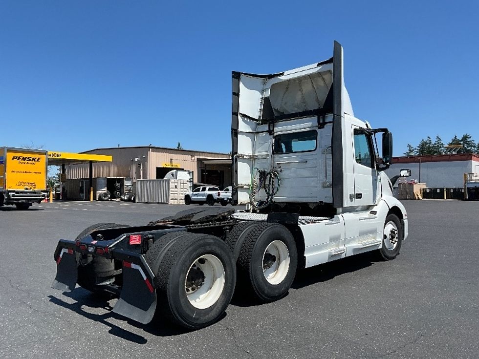 Day Cab Tractor-Heavy Duty Tractors-Volvo-2020-VNL64T300-Portland-OR-431,567\n\t\tmiles-$ 44,000 - Image 7