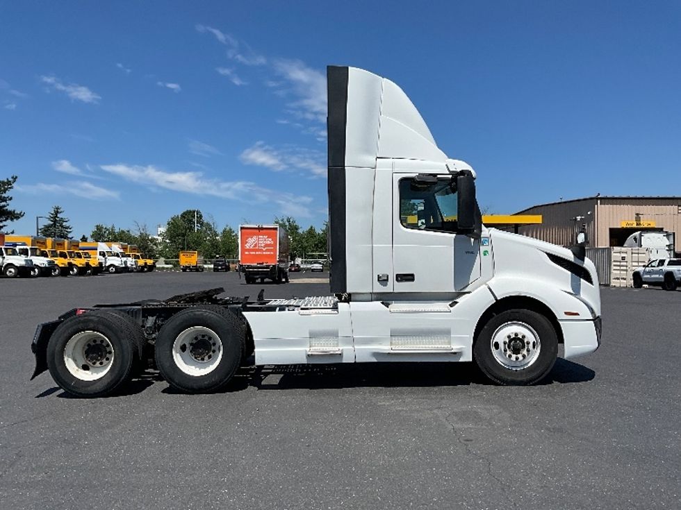 Day Cab Tractor-Heavy Duty Tractors-Volvo-2020-VNL64T300-Portland-OR-431,567\n\t\tmiles-$ 44,000 - Image 8