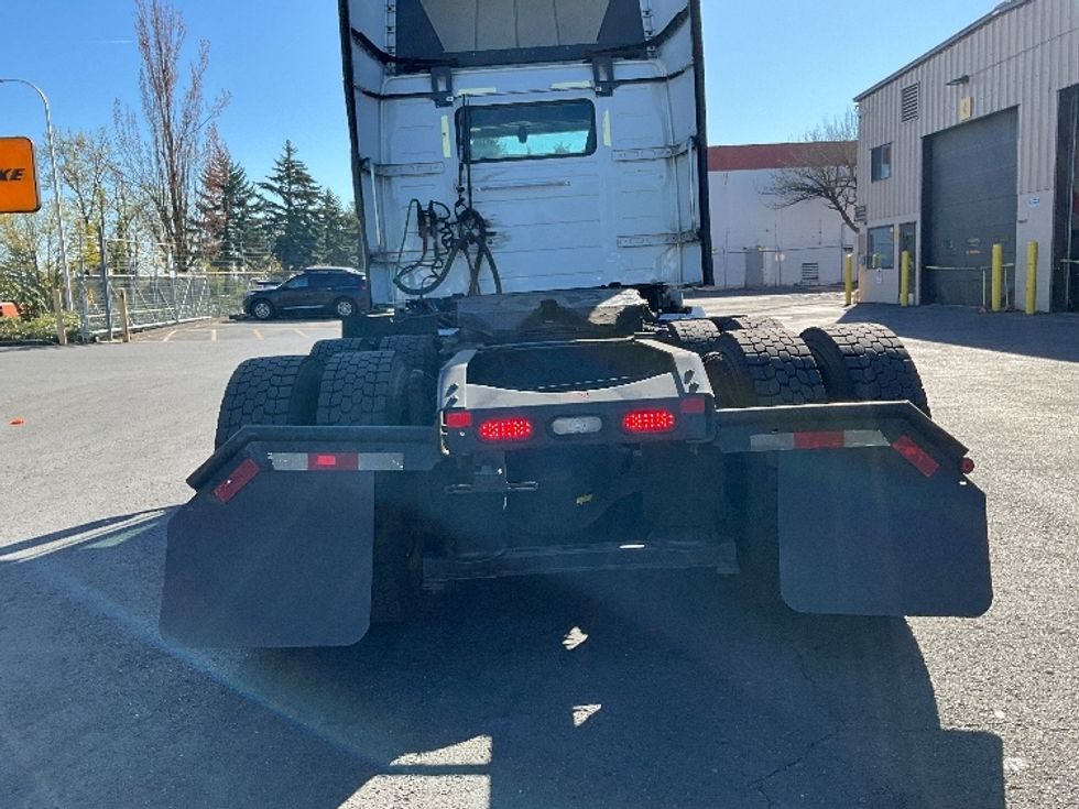 Day Cab Tractor-Heavy Duty Tractors-Volvo-2020-VNL64T300-Portland-OR-581,793\n\t\tmiles-$ 31,500 - Image 21