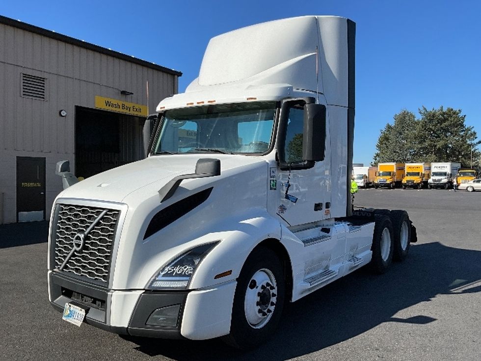 Day Cab Tractor-Heavy Duty Tractors-Volvo-2020-VNL64T300-Portland-OR-581,793\n\t\tmiles-$ 31,500 - Image 3