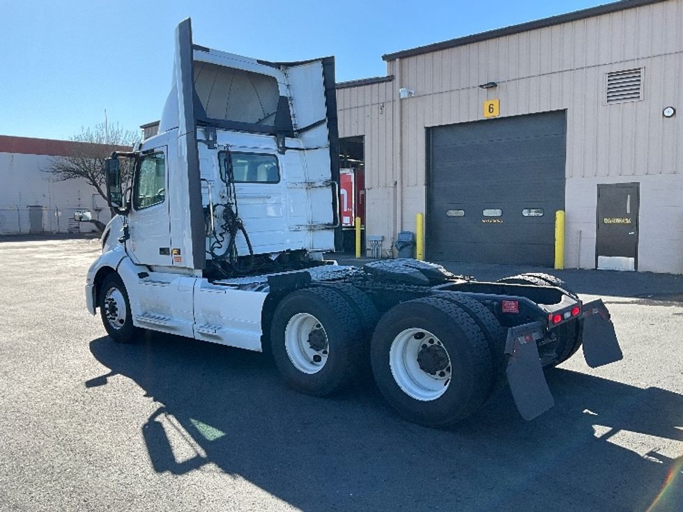 Day Cab Tractor-Heavy Duty Tractors-Volvo-2020-VNL64T300-Portland-OR-581,793\n\t\tmiles-$ 31,500 - Image 5
