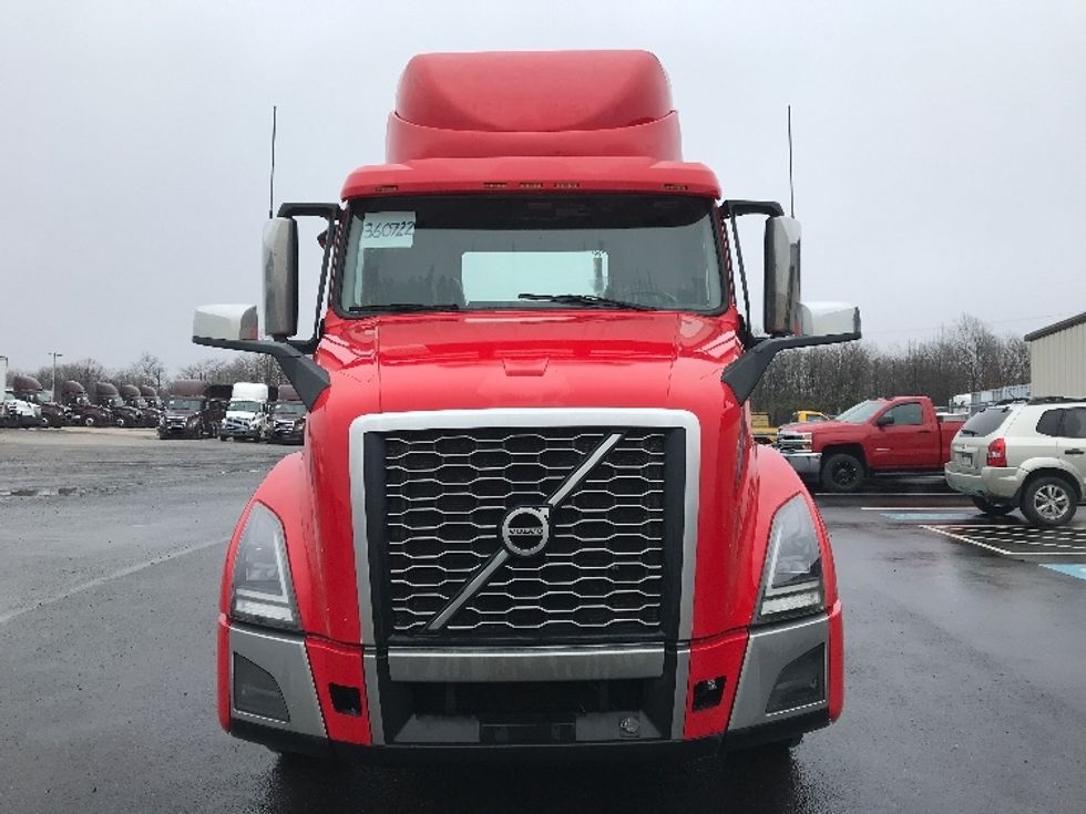 Day Cab Tractor-Heavy Duty Tractors-Volvo-2020-VNL64T300-Pottsville-PA-398,628\n\t\tmiles-$ 54,500 - Image 2