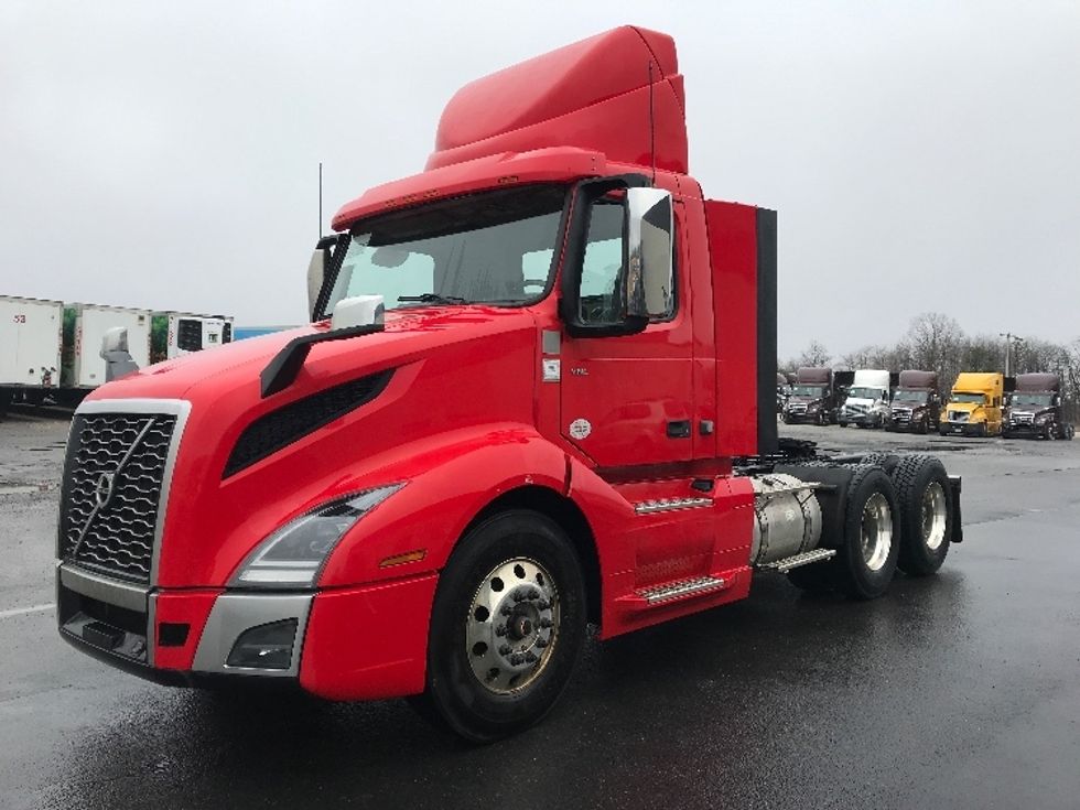 Day Cab Tractor-Heavy Duty Tractors-Volvo-2020-VNL64T300-Pottsville-PA-398,628\n\t\tmiles-$ 54,500 - Image 3