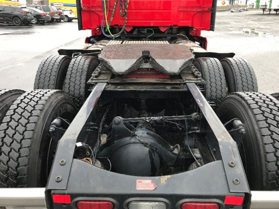 Day Cab Tractor-Heavy Duty Tractors-Volvo-2020-VNL64T300-Pottsville-PA-398,628\n\t\tmiles-$ 54,500 - Image 6