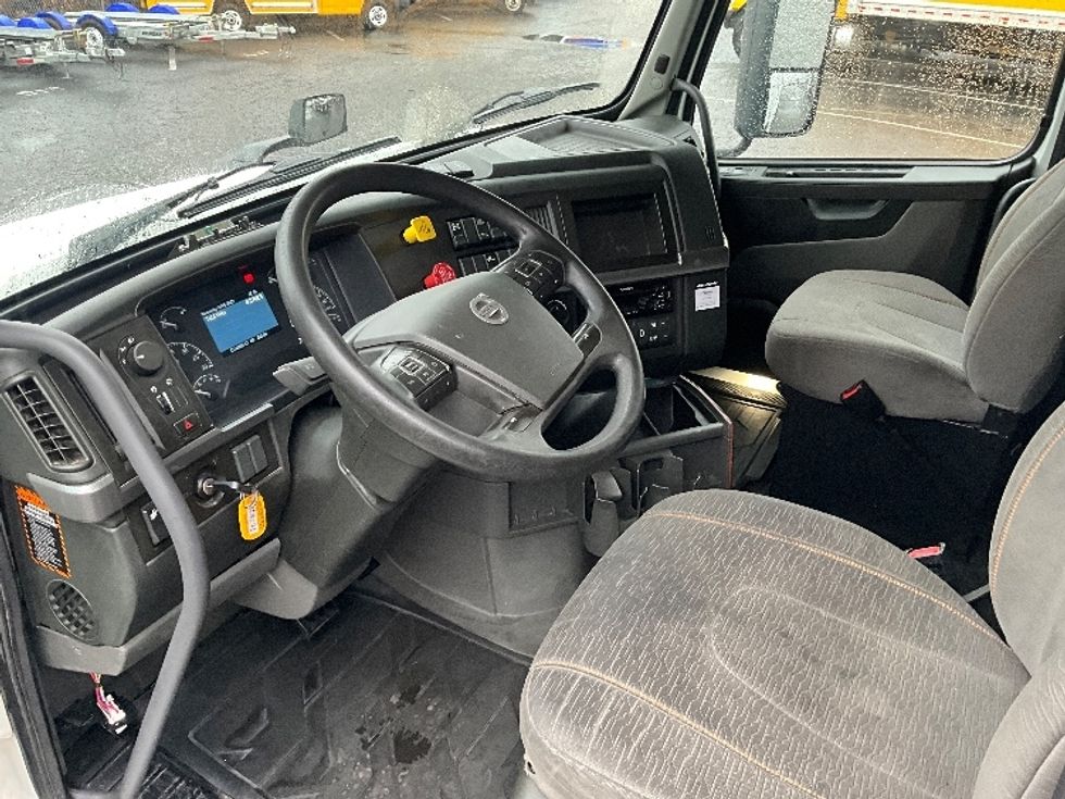 Day Cab Tractor-Heavy Duty Tractors-Volvo-2020-VNL64T300-Salt Lake City-UT-451,735\n\t\tmiles-$ 46,250 - Image 10