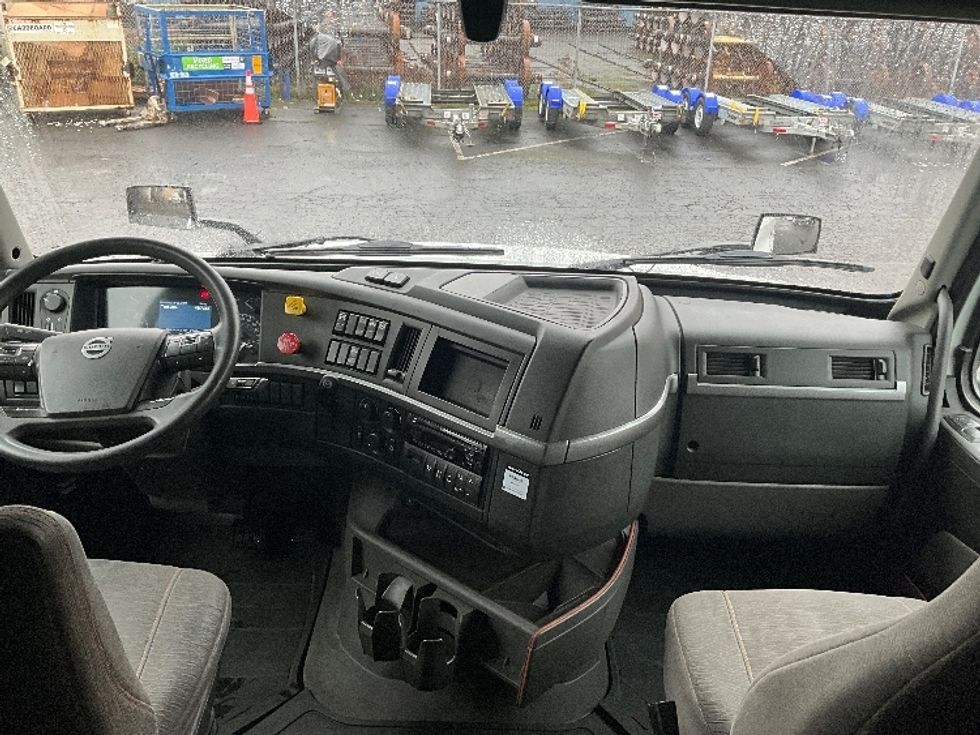 Day Cab Tractor-Heavy Duty Tractors-Volvo-2020-VNL64T300-Salt Lake City-UT-451,735\n\t\tmiles-$ 46,250 - Image 17