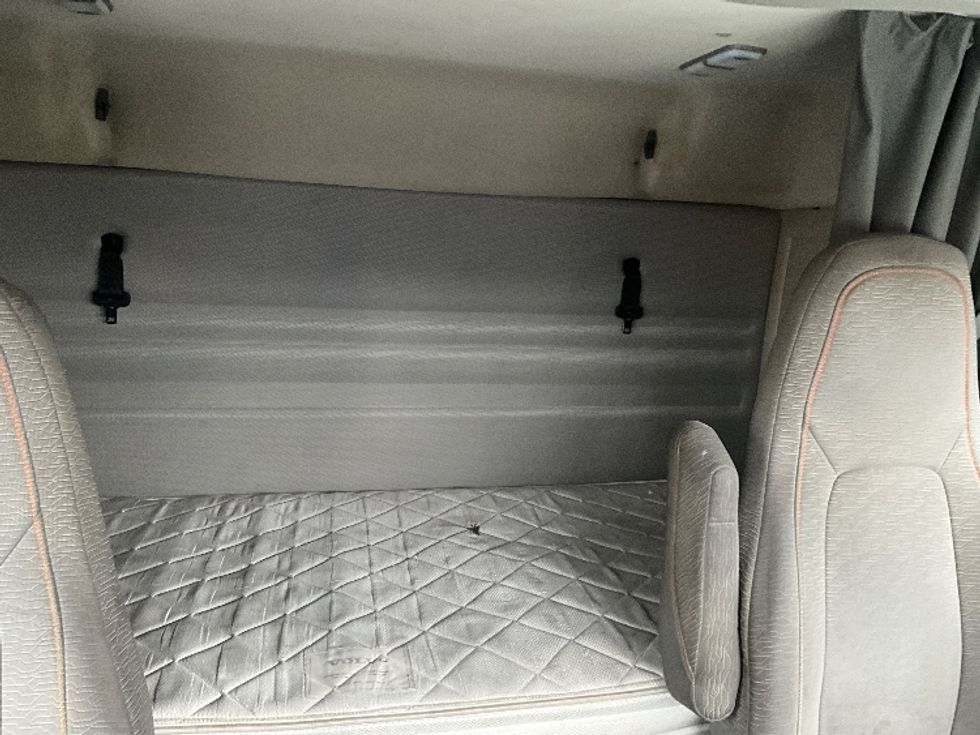 Day Cab Tractor-Heavy Duty Tractors-Volvo-2020-VNL64T300-Salt Lake City-UT-451,735\n\t\tmiles-$ 46,250 - Image 18