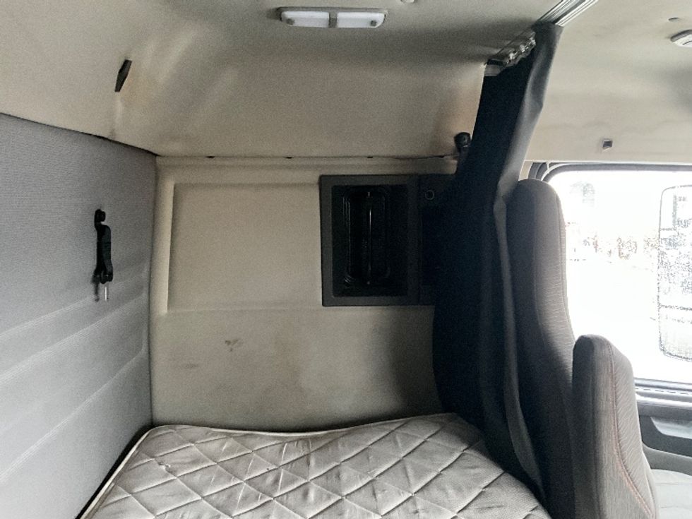 Day Cab Tractor-Heavy Duty Tractors-Volvo-2020-VNL64T300-Salt Lake City-UT-451,735\n\t\tmiles-$ 46,250 - Image 19