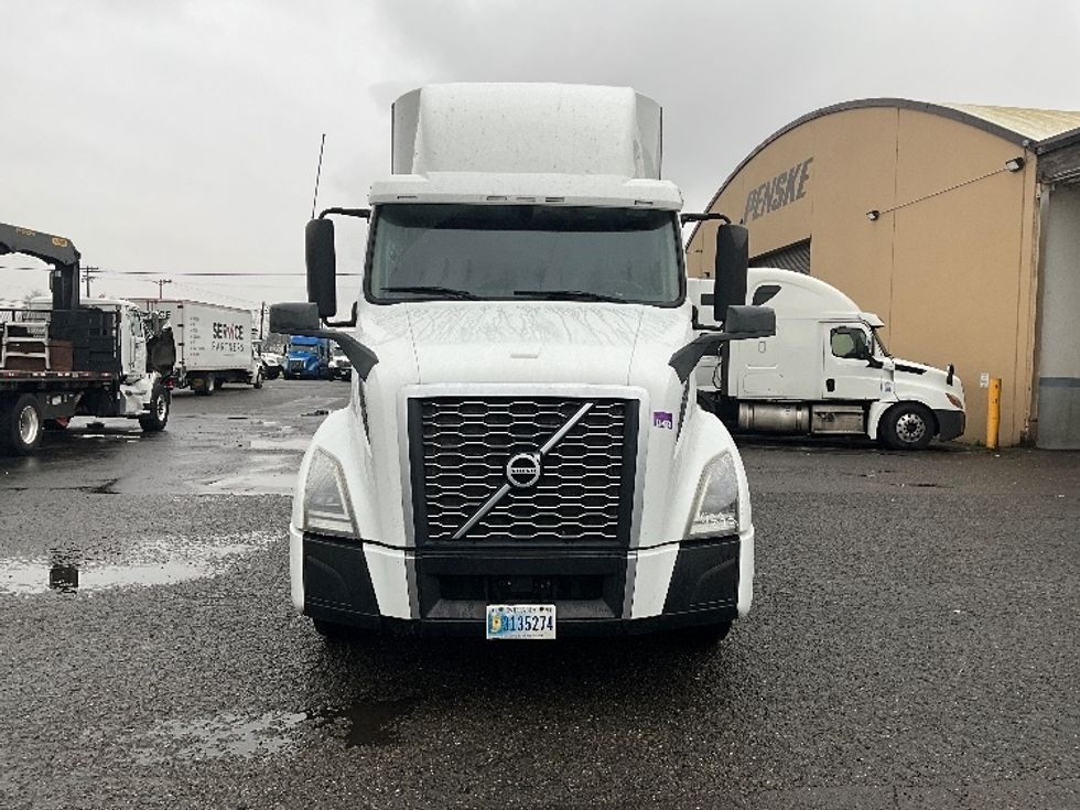 Day Cab Tractor-Heavy Duty Tractors-Volvo-2020-VNL64T300-Salt Lake City-UT-451,735\n\t\tmiles-$ 46,250 - Image 2