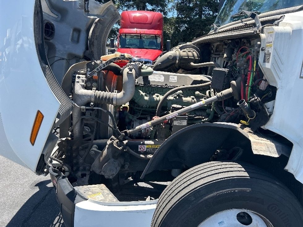 Day Cab Tractor-Heavy Duty Tractors-Volvo-2020-VNL64T300-West Sacramento-CA-229,269\n\t\tmiles-$ 56,000 - Image 16