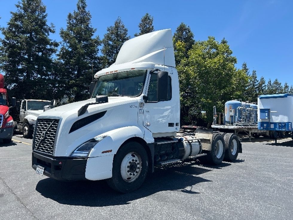 Day Cab Tractor-Heavy Duty Tractors-Volvo-2020-VNL64T300-West Sacramento-CA-229,269\n\t\tmiles-$ 56,000 - Image 3