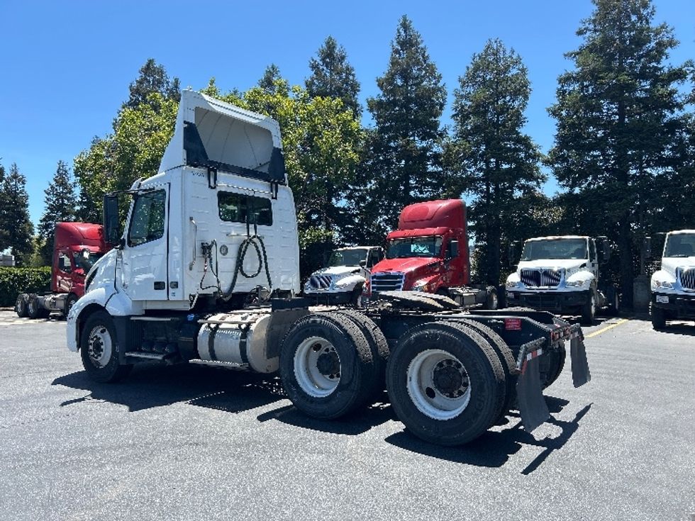 Day Cab Tractor-Heavy Duty Tractors-Volvo-2020-VNL64T300-West Sacramento-CA-229,269\n\t\tmiles-$ 56,000 - Image 5