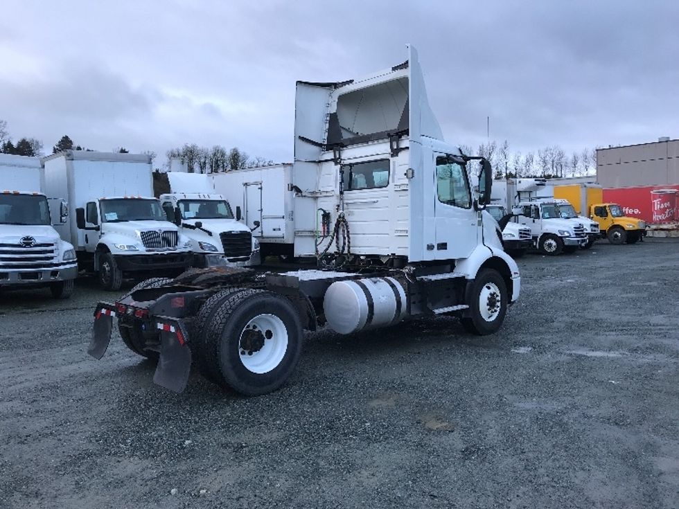 Day Cab Tractor-Heavy Duty Tractors-Volvo-2020-VNR42300-Delta-BC-256,969\n\t\tkm-$ 44,500 - Image 7
