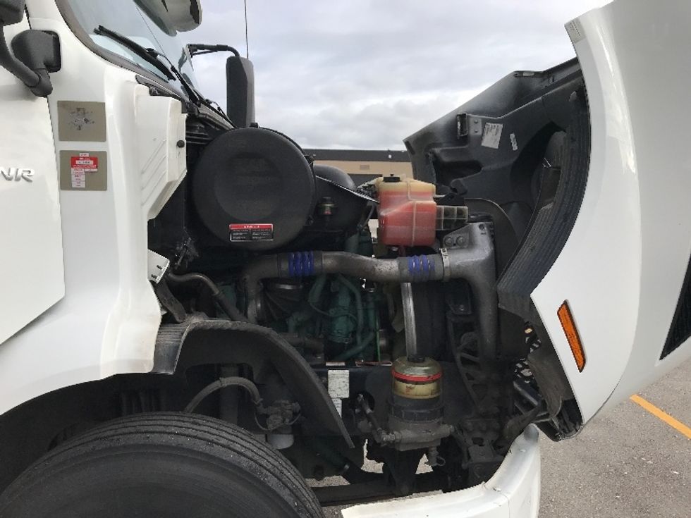 Day Cab Tractor-Heavy Duty Tractors-Volvo-2020-VNR42300-Delta-BC-295,103\n\t\tkm-$ 44,000 - Image 15