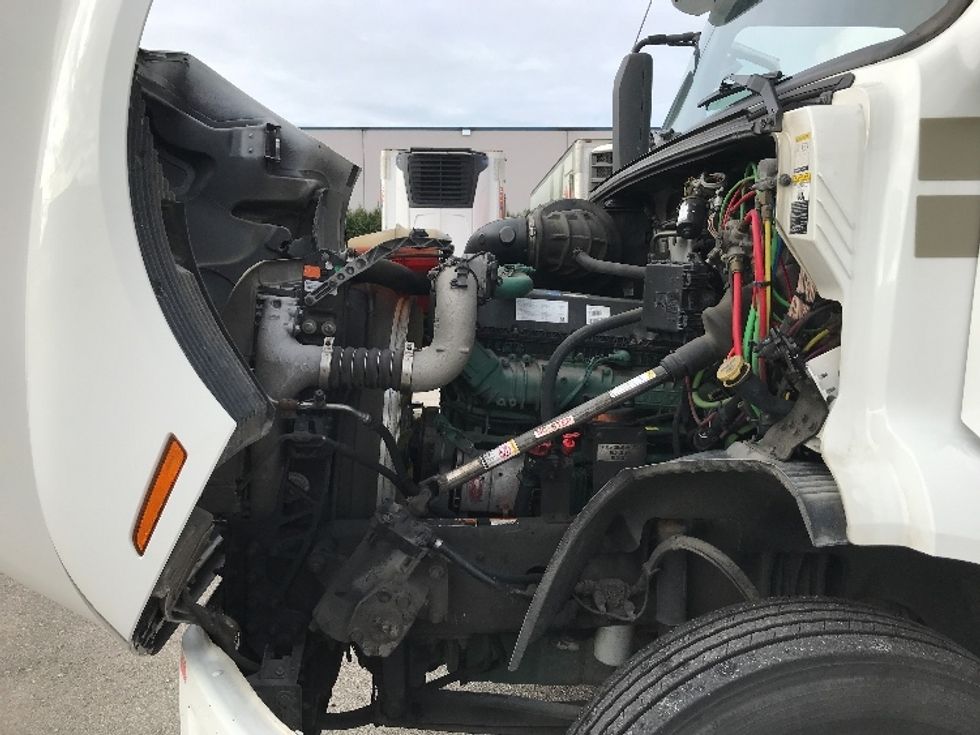 Day Cab Tractor-Heavy Duty Tractors-Volvo-2020-VNR42300-Delta-BC-295,103\n\t\tkm-$ 44,000 - Image 16