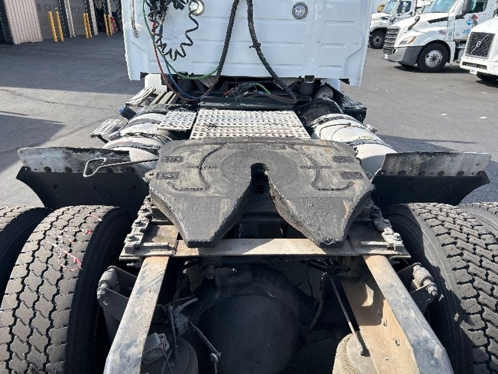 Day Cab Tractor-Heavy Duty Tractors-Volvo-2020-VNR42300-Kent-WA-346,490\n\t\tmiles-$ 31,500 - Image 6