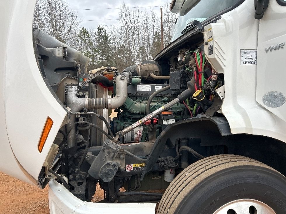 Day Cab Tractor-Heavy Duty Tractors-Volvo-2020-VNR42300-Tyler-TX-156,915\n\t\tmiles-$ 42,750 - Image 16