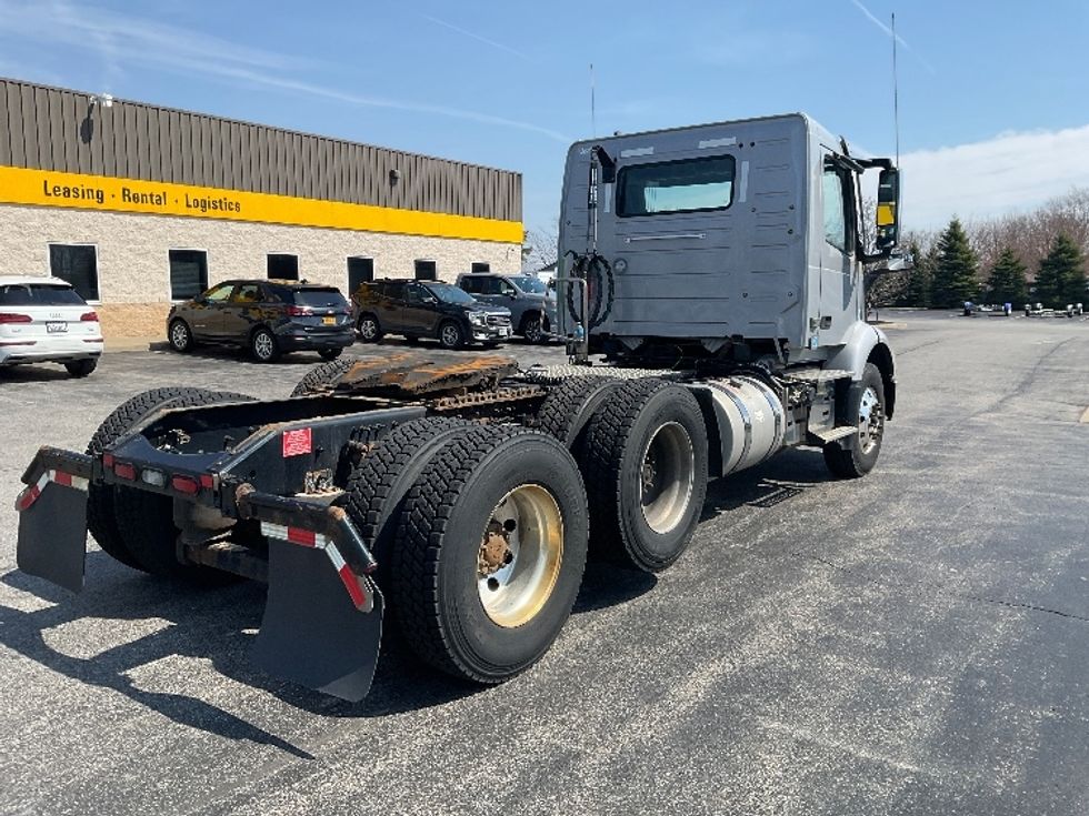Day Cab Tractor-Heavy Duty Tractors-Volvo-2020-VNR62300-Rochester-NY-326,400\n\t\tmiles-$ 38,000 - Image 7
