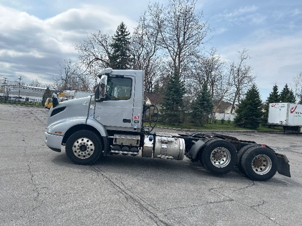 Day Cab Tractor-Heavy Duty Tractors-Volvo-2020-VNR62300-Rochester-NY-368,192\n\t\tmiles-$ 32,250 - Image 4