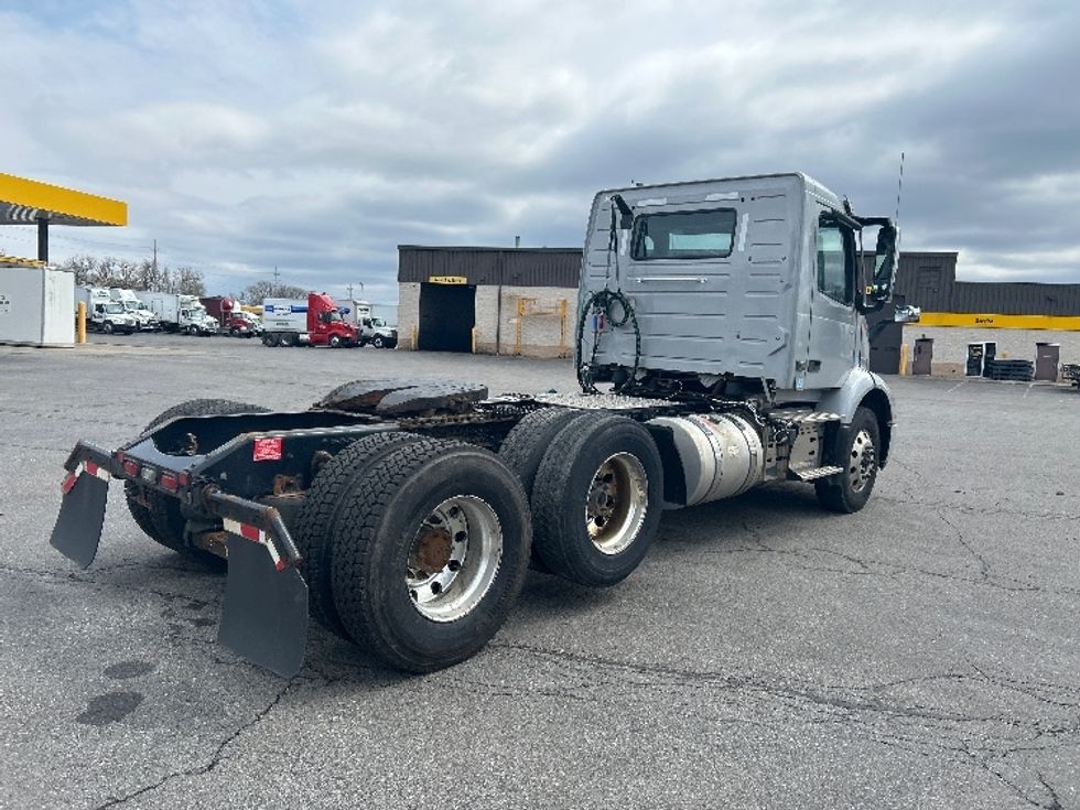 Day Cab Tractor-Heavy Duty Tractors-Volvo-2020-VNR62300-Rochester-NY-368,192\n\t\tmiles-$ 32,250 - Image 7