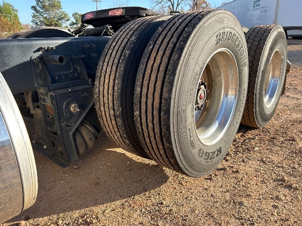 Day Cab Tractor-Heavy Duty Tractors-Volvo-2020-VNR62300-Tyler-TX-119,484\n\t\tmiles-$ 64,000 - Image 17