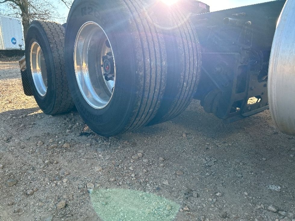 Day Cab Tractor-Heavy Duty Tractors-Volvo-2020-VNR62300-Tyler-TX-119,484\n\t\tmiles-$ 64,000 - Image 18