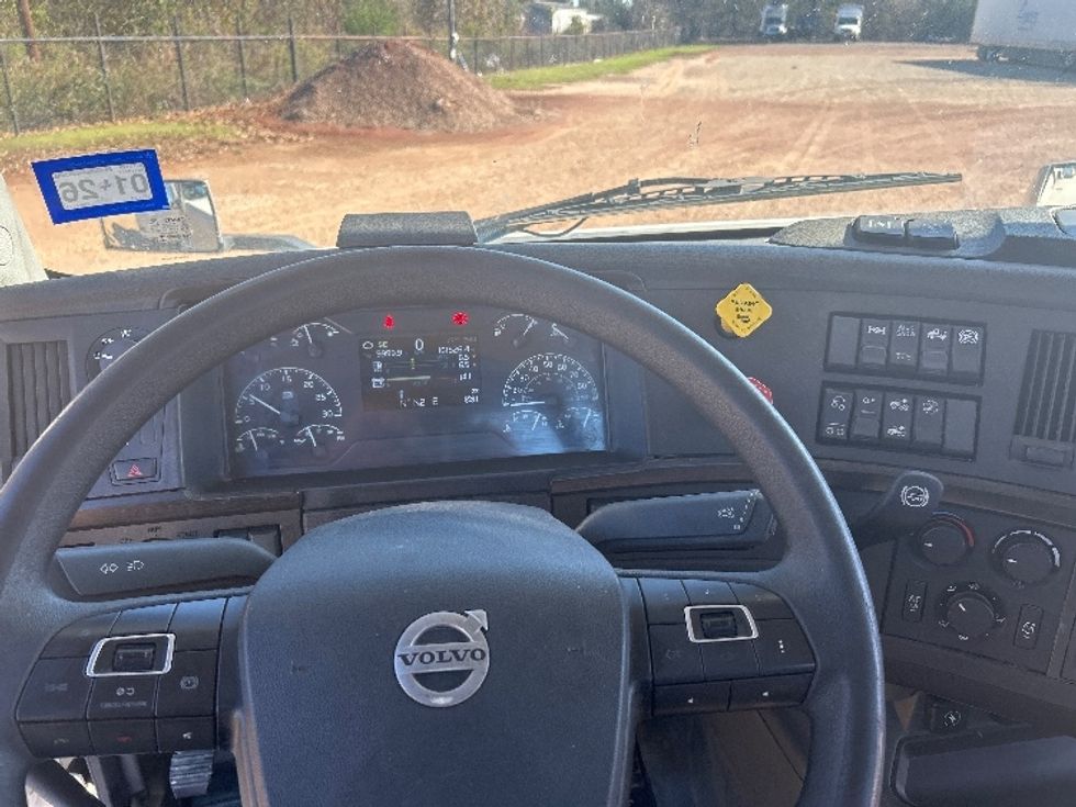 Day Cab Tractor-Heavy Duty Tractors-Volvo-2020-VNR62300-Tyler-TX-161,540\n\t\tmiles-$ 79,000 - Image 11