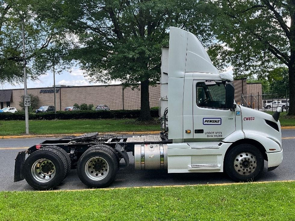 Day Cab Tractor-Heavy Duty Tractors-Volvo-2020-VNR64300-Allentown-PA-463,604\n\t\tmiles-$ 38,000 - Image 8