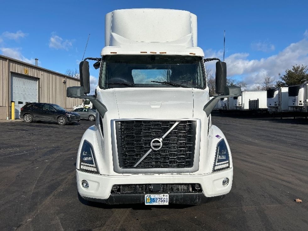2020 Volvo Truck VNR photo 2