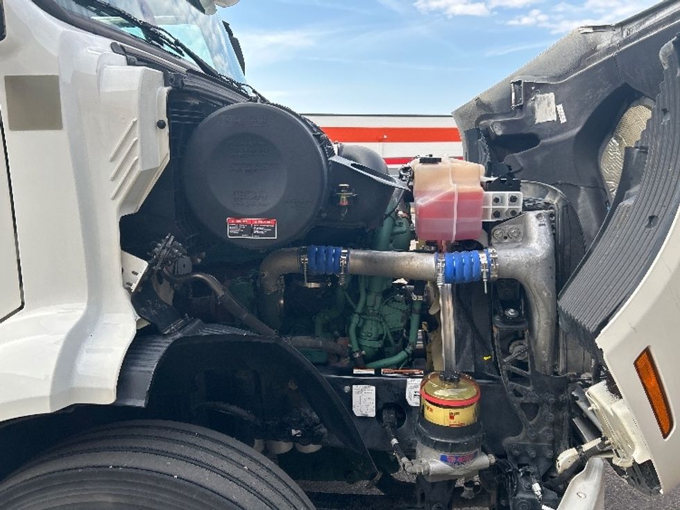 Day Cab Tractor-Heavy Duty Tractors-Volvo-2020-VNR64300-Arlington-TX-306,451\n\t\tmiles-$ 76,750 - Image 13