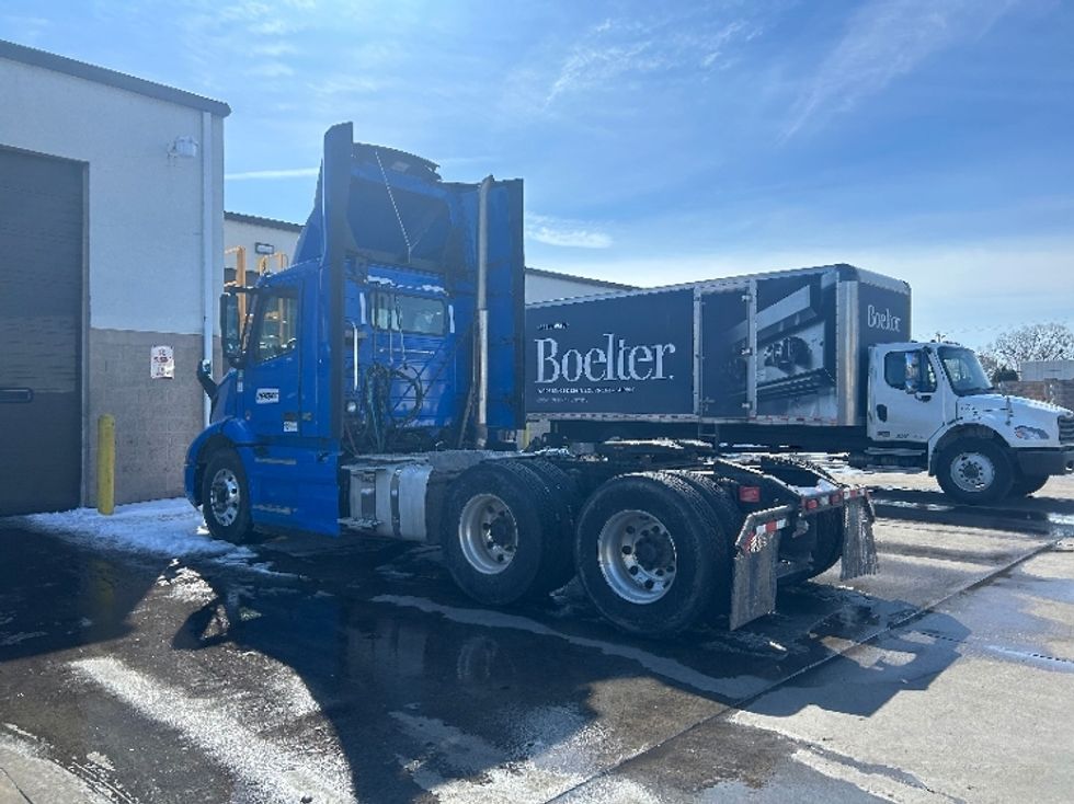 Day Cab Tractor-Heavy Duty Tractors-Volvo-2020-VNR64300-Brooklyn Park-MN-489,488\n\t\tmiles-$ 37,750 - Image 5