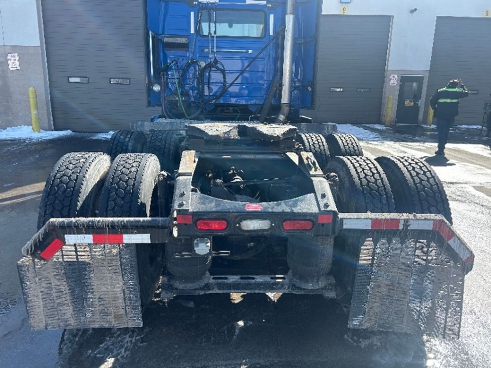 Day Cab Tractor-Heavy Duty Tractors-Volvo-2020-VNR64300-Brooklyn Park-MN-489,488\n\t\tmiles-$ 37,750 - Image 6