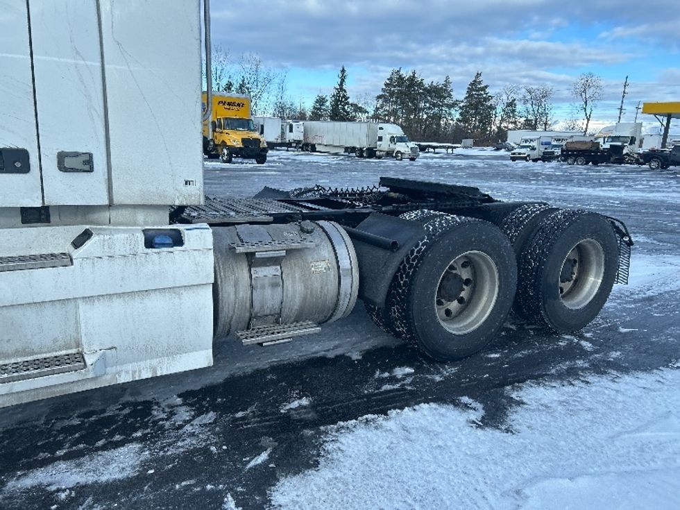 Day Cab Tractor-Heavy Duty Tractors-Volvo-2020-VNR64300-Buffalo-NY-487,226\n\t\tmiles-$ 34,500 - Image 17