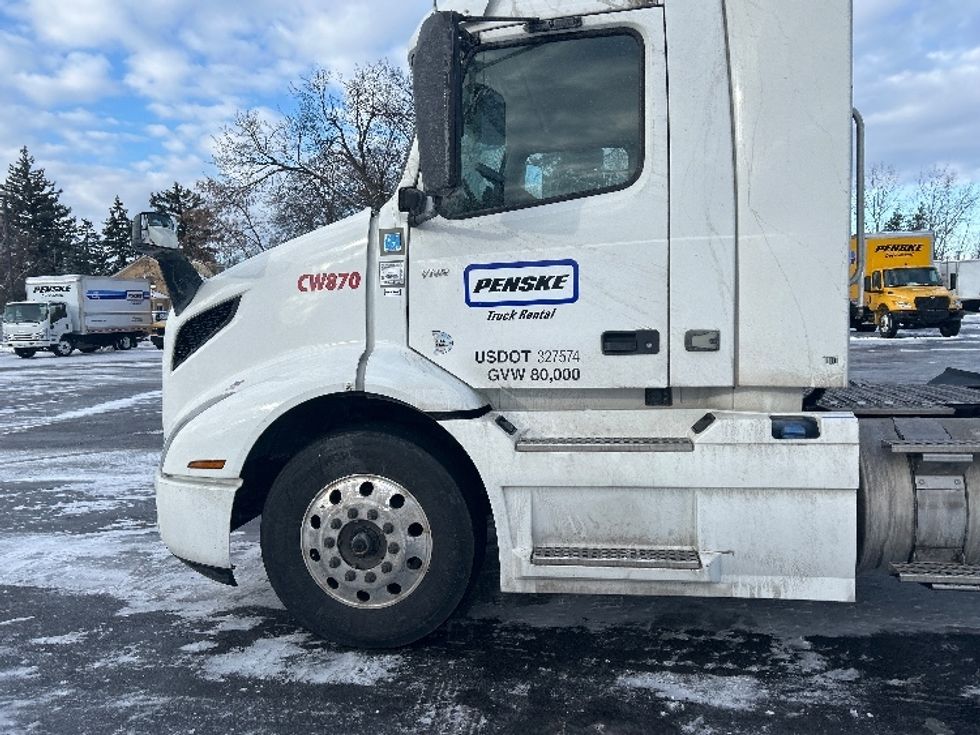 Day Cab Tractor-Heavy Duty Tractors-Volvo-2020-VNR64300-Buffalo-NY-487,226\n\t\tmiles-$ 34,500 - Image 18