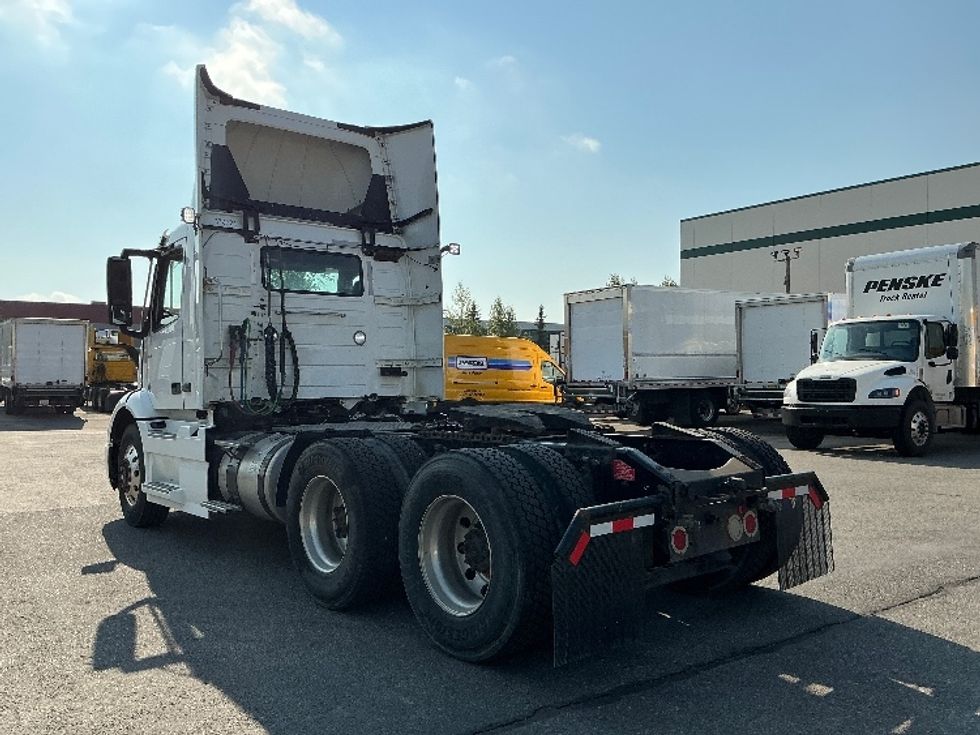Day Cab Tractor-Heavy Duty Tractors-Volvo-2020-VNR64300-Calgary-AB-1,014,994\n\t\tkm-$ 45,000 - Image 5