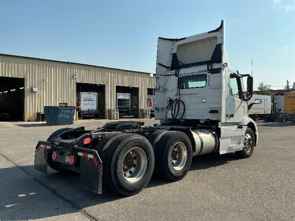 Day Cab Tractor-Heavy Duty Tractors-Volvo-2020-VNR64300-Calgary-AB-1,014,994\n\t\tkm-$ 45,000 - Image 7