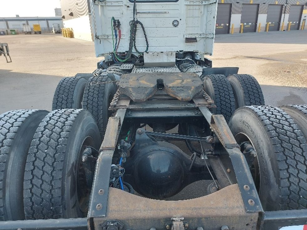 Day Cab Tractor-Heavy Duty Tractors-Volvo-2020-VNR64300-Calgary-AB-1,067,218\n\t\tkm-$ 25,750 - Image 6